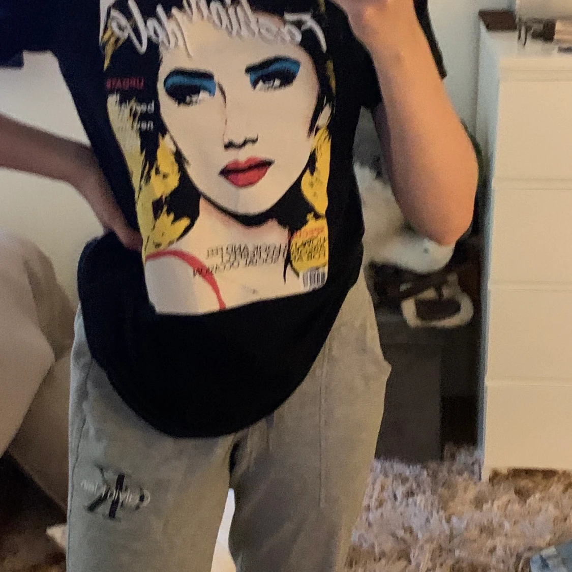 Svart magasin tröja