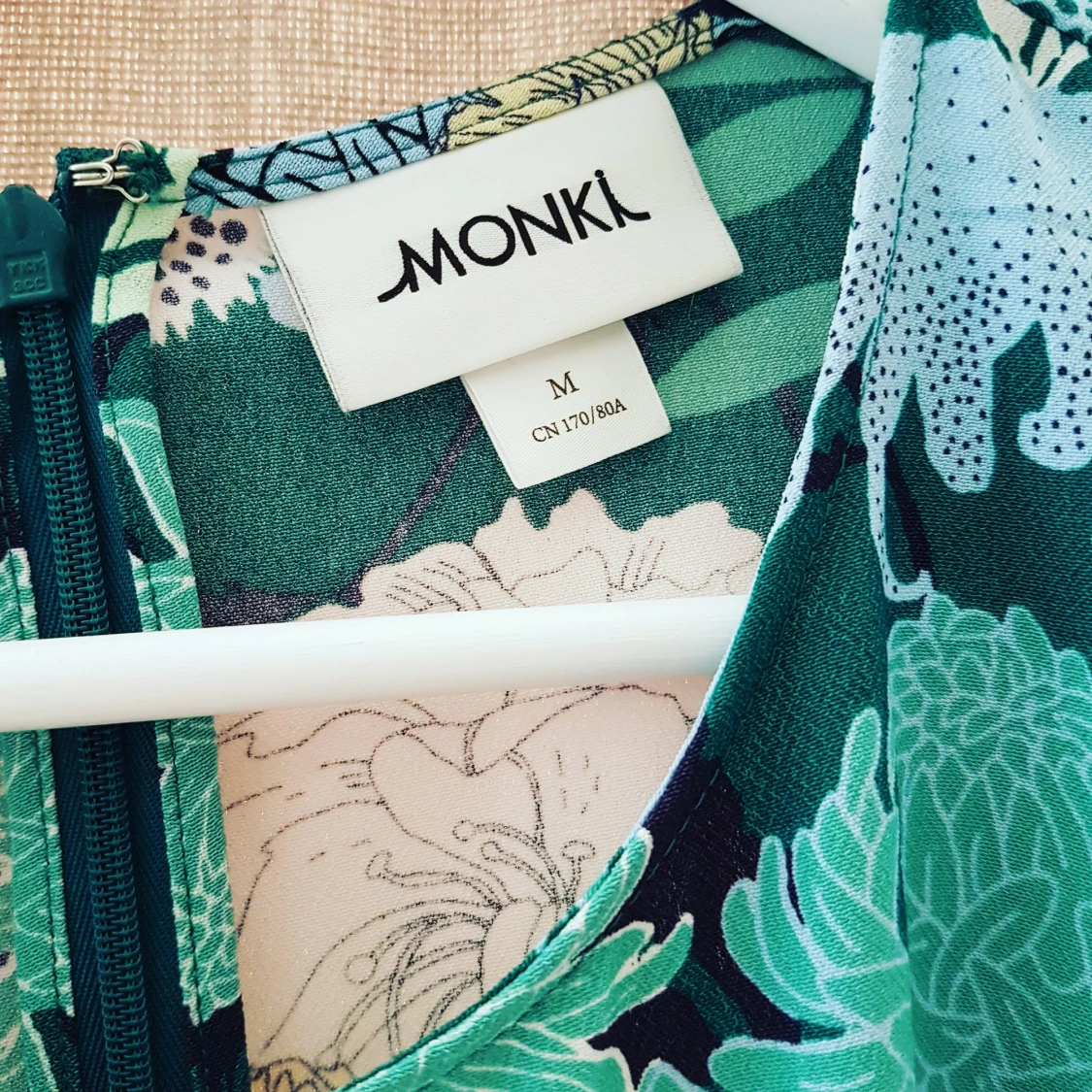 Blommigt mönstrad byxdress /  jumpsuit - 90