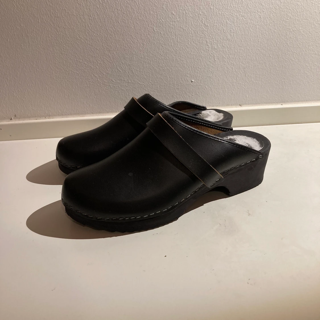 Svarta träskor strl 39 - 90