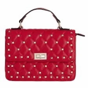 Väska - Helt ny aldrig använd, valentio rock stud dupe, priset går att diskutera vid snabb och smidig affär✨