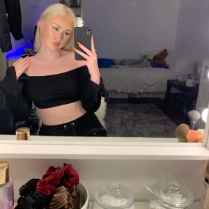 Crop top  - Crop top från NAKD, nyskick. Frakt 44 kr