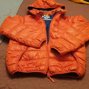 Funk jacka  - Orange jacka. fräsch används kanske 5 gånger 