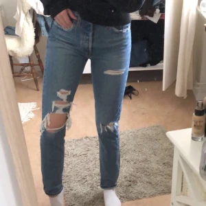 Levis 501 skinny - Blå Levis 501 skinny, W.25 L.30. 300 kr inklusive frakt :))