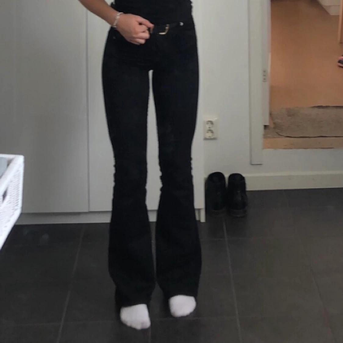 Svarta bootcut jeans 