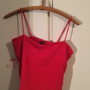 Linne - Säljer mitt supersnygga linne från Gina aldrig använd, köparen står för frakt