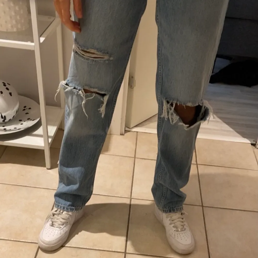 Intresse koll på mina jeans i storlek 34 ifrån Gina tricot, använda 2 gånger. Buda! Högsta pris atm: 540. Jeans & Byxor.
