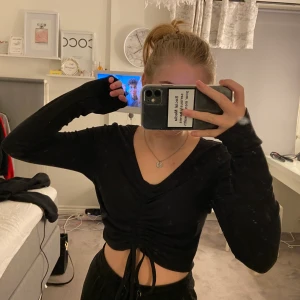 Superfin tröja från Shein! 🥰 - Använd 1 gång! Jag bär storlek xs och är 153 lång ❣️❣️