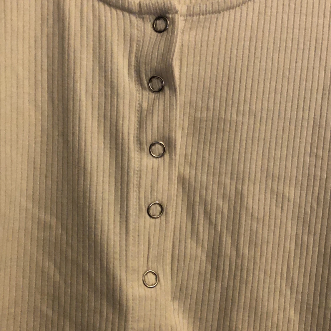 Säljer denna fina magtröja  tröjan  storlek L från bik bok 💕💕 - 91