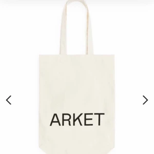 Arket tygpåse - Nästintill oanvänd tygpåse från arket. Superfint skick! Köpare står för frakt 😊