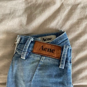 Acne jeans - Säljer dessa acne jeans. De kommer ej till andvändning längre men är i fint skick! 