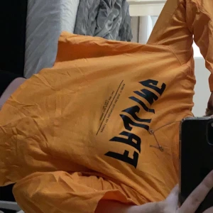 Tröja  - En väldigt fin långärmad. Säljer för att det inte är min stil. Väldigt bra skick på den!💞