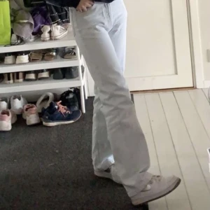 Baggy jeans - Ljusblå raka jeans från weekday😁 skriv för fler bilder. Köparen står för frakt