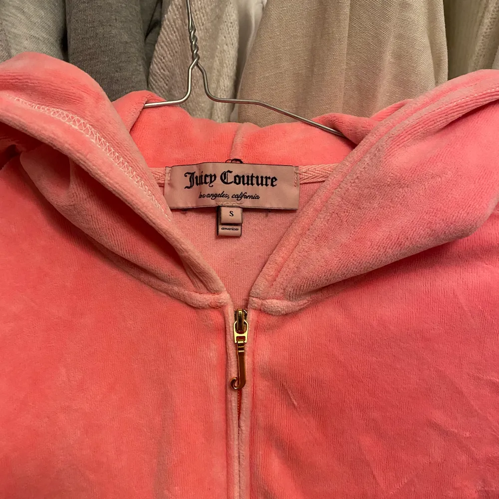 Juicy Couture hoddie i rosa/ orange i storlek s 🧡🧡. Hoodies.