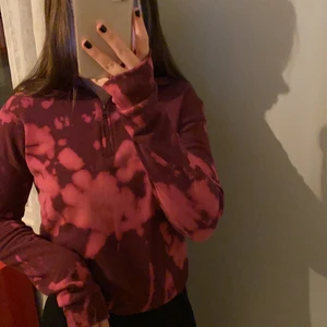 Tiedye sweatshirt - Halfzip sweatshirt från nakd som jag har blekt själv💜