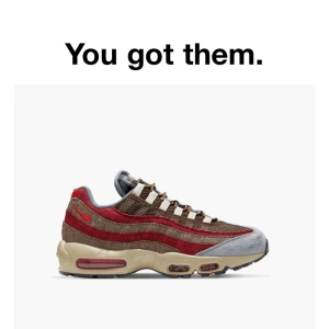 Freddy Krueger Air max 95 - Säljer ett par helt nya Freddy Krueger Air Max 95 som jag vann på SNS. Skriv vid fråger rller om ni vill ha fler bilder.