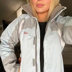 PEAK vintage jacka - En såååå fin ljusblå vintagevinterjacka från Peak! 