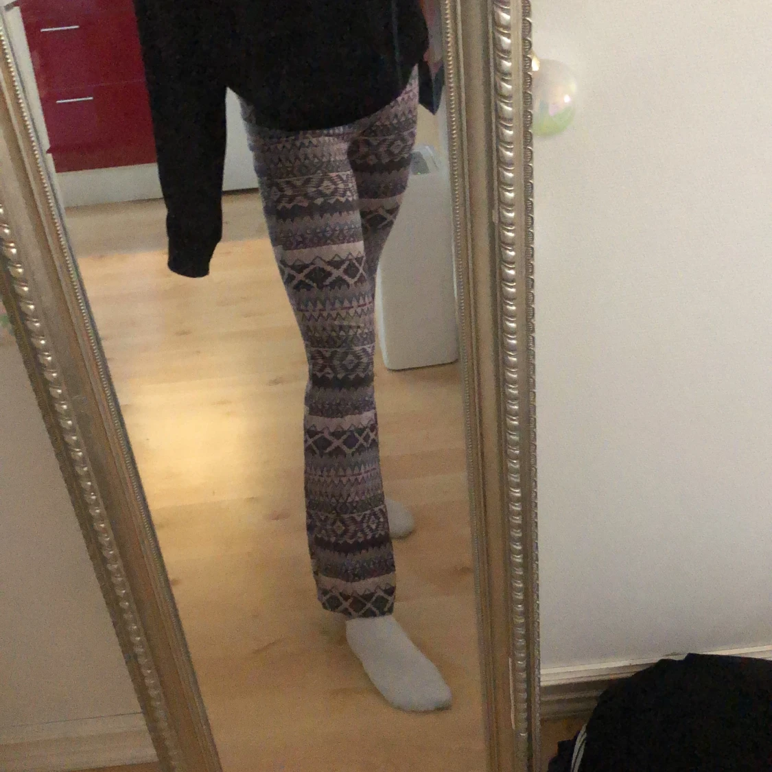 Utsvängda byxor strl S - 91