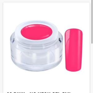 Neon rosa nagel gel från nagelgiganten och den är aldrig använd. 