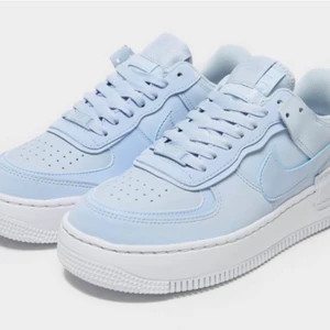 Nike air force shadow  - Säljer mina knappt använda Nike air force shadow i storlek 40. Finns inte att köpa längre. Skriv för mer information!🥰