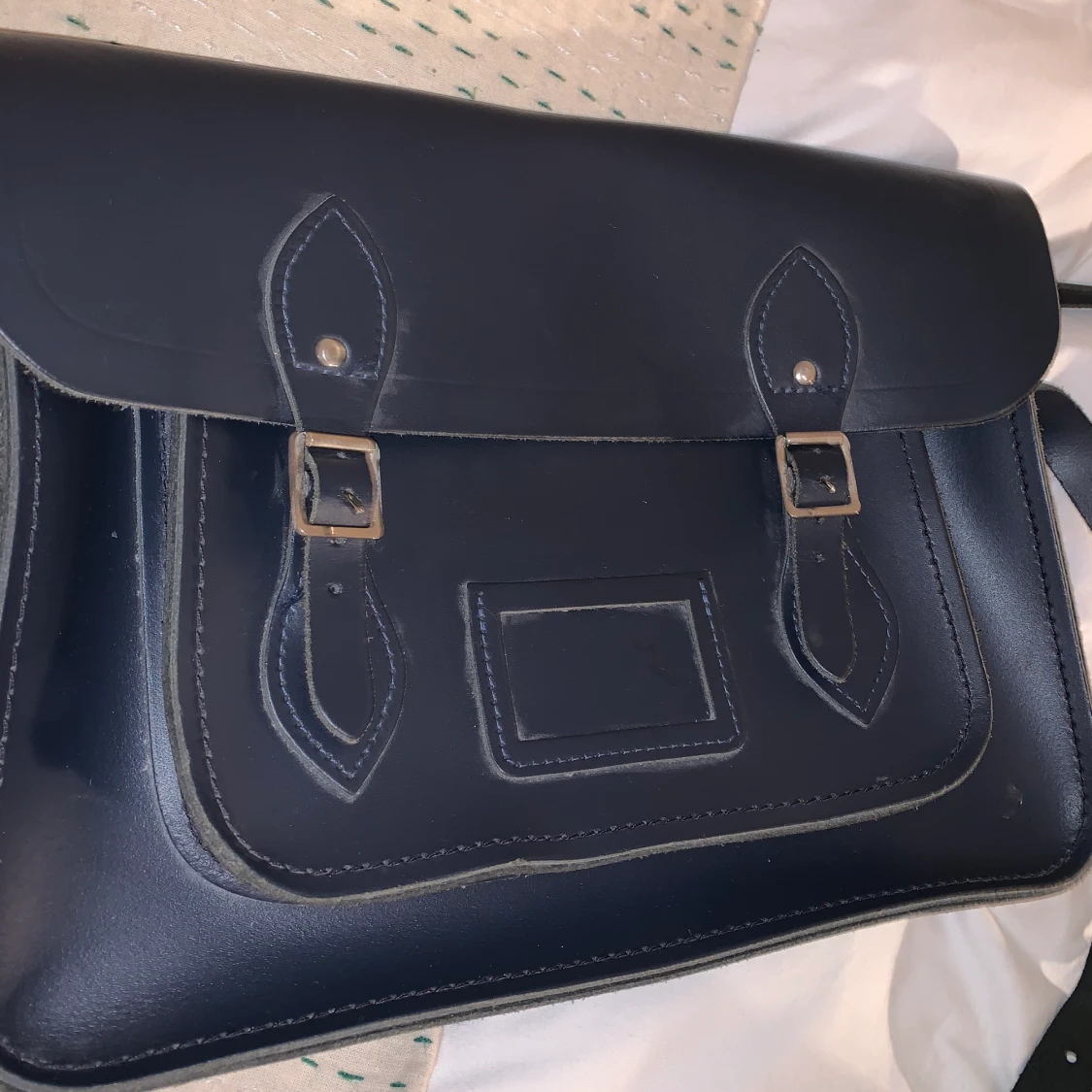 Marinblå skinnväska  - 90