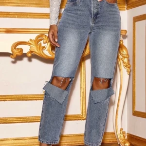 Jeans strl xs  - Köpte byxorna på shein men dom satt ej så tajt jag förvänta mig och därför vill jag ej ha dem med de är för svårt att skicka tillbaka 