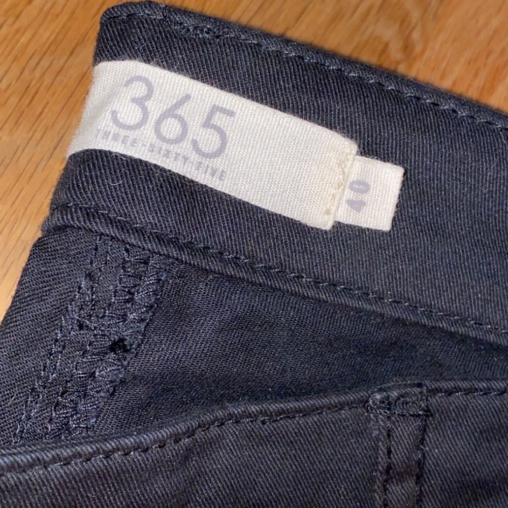 Jeans. Allt sker via Swish + köparen står för frakten. ✨. Jeans & Byxor.