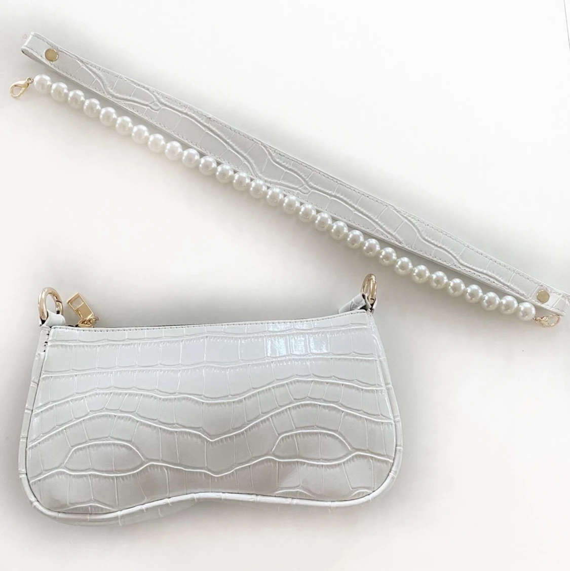 Vit väska med avtagbara band - 91