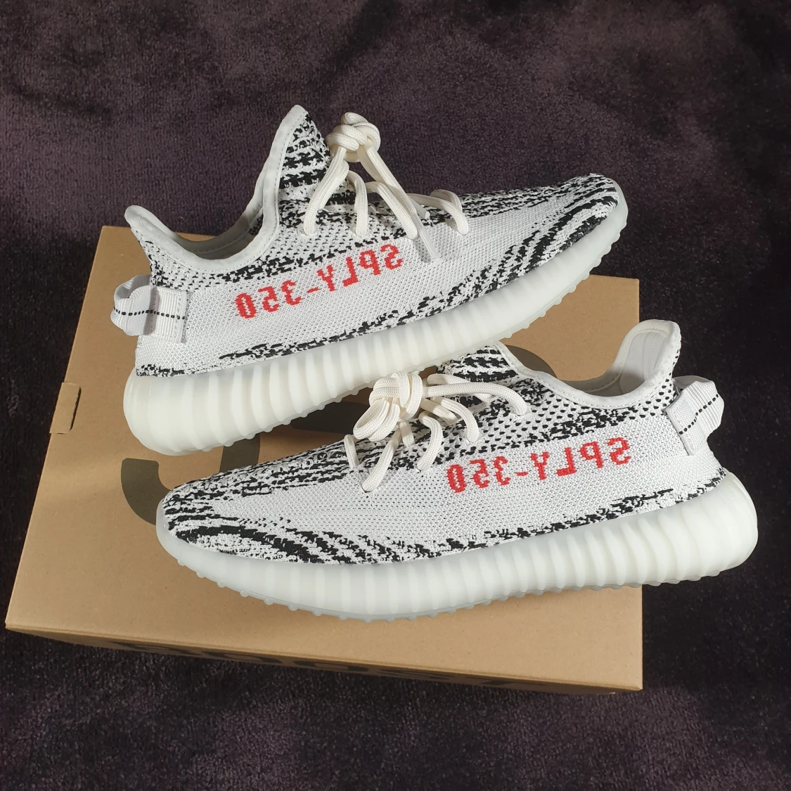 Adidas Yeezy Zebra V2 - 91
