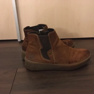 Vinterskor Reiker - Superfina vinterskor i mocka från Reiker.