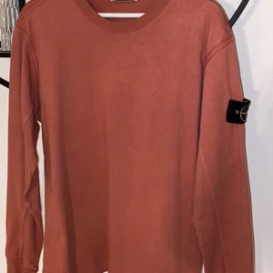 Stone island sweatshirt  - Knappt använd mer än ett fåtal gånger!