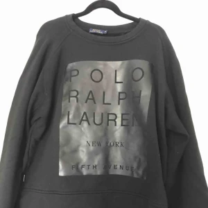  - Sweatshirt från Ralph lauren, bra skick och jätte skön. Köparen står för frakten. 