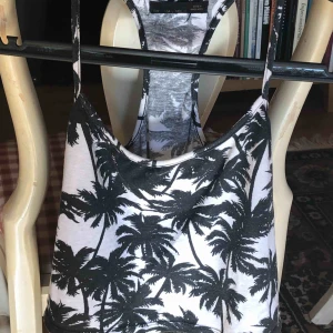  - Croptop i XS  Frakt 30kr 