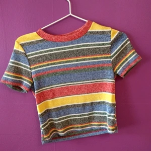  - Tröja från Zara, är lite kortare men inte riktigt en magtröja. Super skönt materiel!!