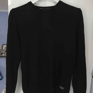  - Oanvänd tröja från Peak Performance, bra skick. Frakt ingår i priset!