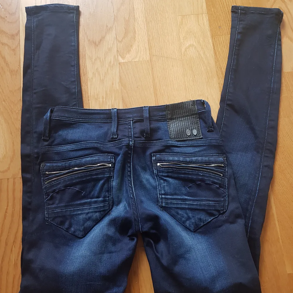 G star jeans stl XS ( 25 ), i nyskick 200 kr, köparen står för frakten . Jeans & Byxor.