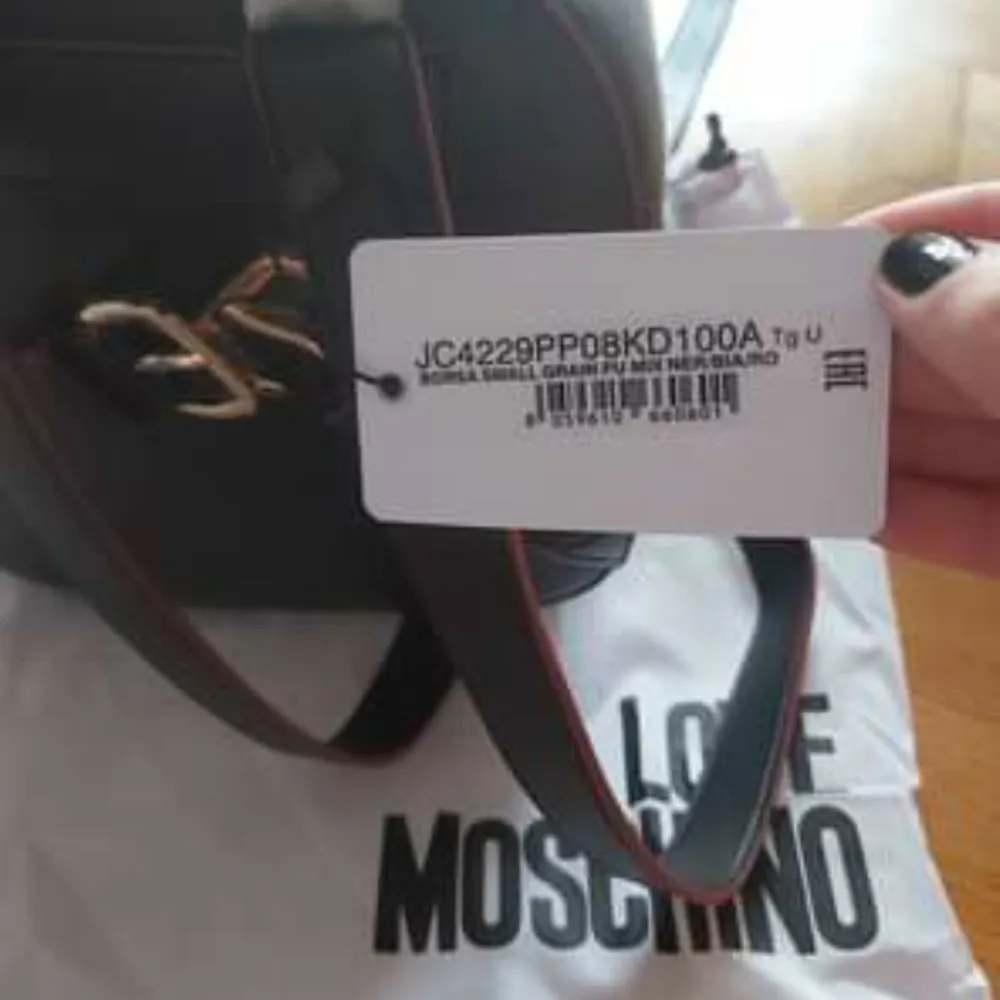 New Moschino backpack.. Väskor.