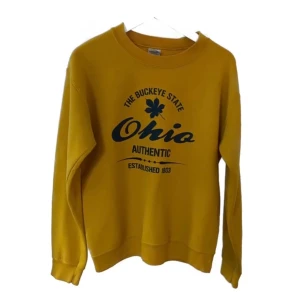 Gul vintage sweater  - Senapsgul/mörk gul vintage sweater! Bud från 450 säljes direkt för 600