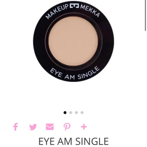 Ögonskugga - makeup Mekka - nude - Helt ny ögonskugga från makeup Mekka i färgen warm breeze. Nypris är 49kr, säljes för 20kr + frakt. 