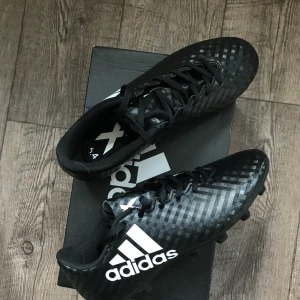  - Nya fotbollsskor från Nike! Endast provade. 