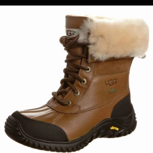  - Super sköna och snygga UGG Adironda stl.38 Finns i Gustavsberg kan mötas i stan (Sthlm city)   Nypris 2900 Kvitto finns! (Köpt i Oslo för 2800 nok 2013) Begagnade men i super fint skick! 