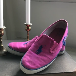  - Skor från Ralph Lauren. Sparsamt använda. Väldigt bra skick! 