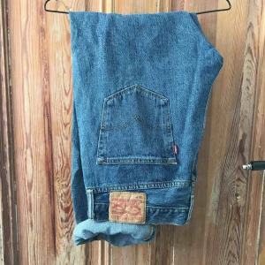  - 501 Levis jeans✨ Köparen står för frakt eller mötes upp i Stockholm 