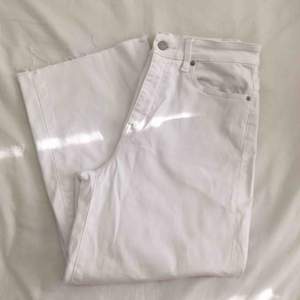 White jeans Uniqlo, 25 waist  120kr plus shipping or we meet up 