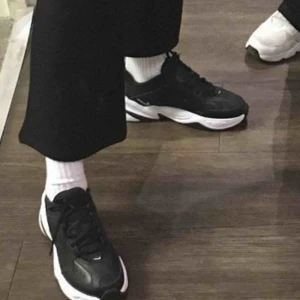  - Säljer mina nika techno svarta då jag köpt ett annat par svarta skor jag använder mer. Bra skick, rena och inte använts så dom är slitna. Går att mötas upp mellan ystad - Lund annars 40 kr frakt 