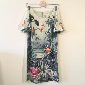  - Klänning från HM. Använd fåtal gånger. Säljs i Uppsala, alternativt skickas.