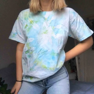  - Ännu en skitcool batikfärgad tröja💕💕 