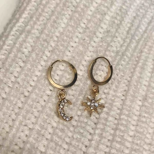  - Helt oanvända och nya örhängen, görsnygga  