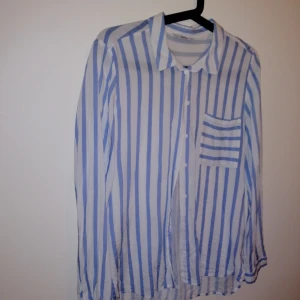  - Tunn och skön skjorta från only, storlek 38