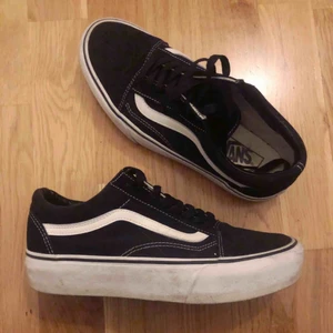 - Vans platform i mycket bra skick. Sparsamt använda. 