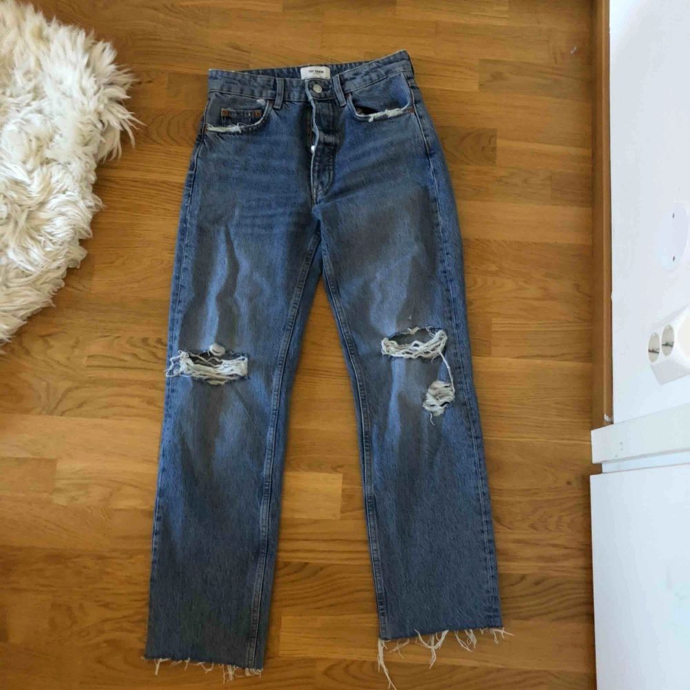 Jeans från zara, strl 36 men lite små i storleken tycker jag. Använda några gånger, fint skick! . Jeans & Byxor.